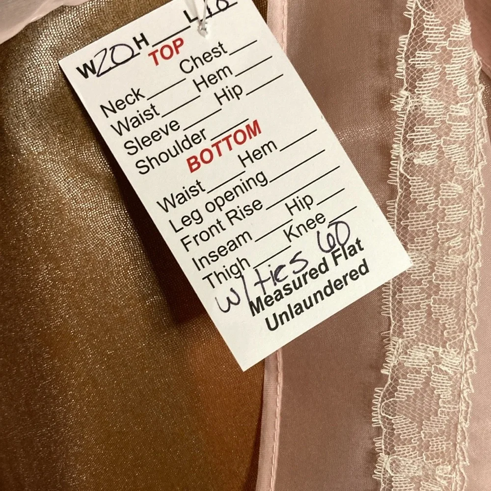 Vintage 50’s sheet pink apron with cream‎ lace. Circle sheet pocket. 410
